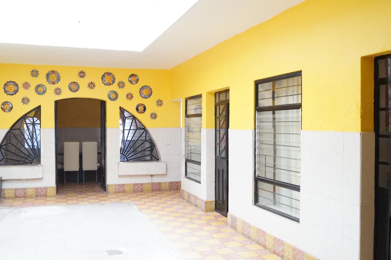 Casa De Los Soles B&B Hostal Тлакепаке Экстерьер фото