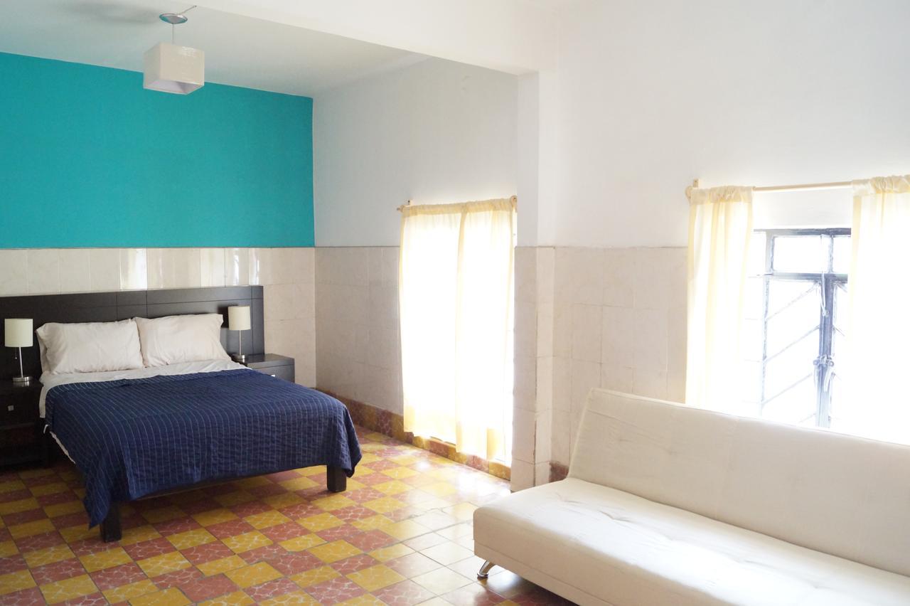 Casa De Los Soles B&B Hostal Тлакепаке Экстерьер фото