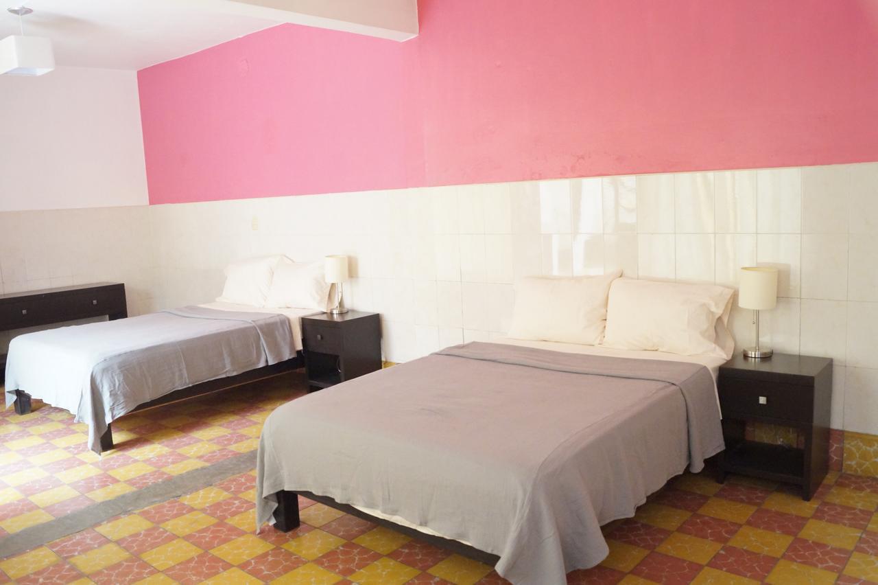 Casa De Los Soles B&B Hostal Тлакепаке Экстерьер фото
