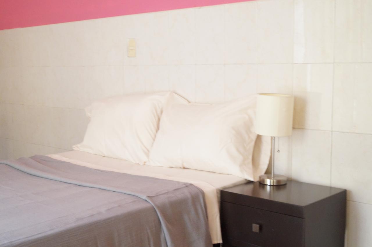 Casa De Los Soles B&B Hostal Тлакепаке Экстерьер фото